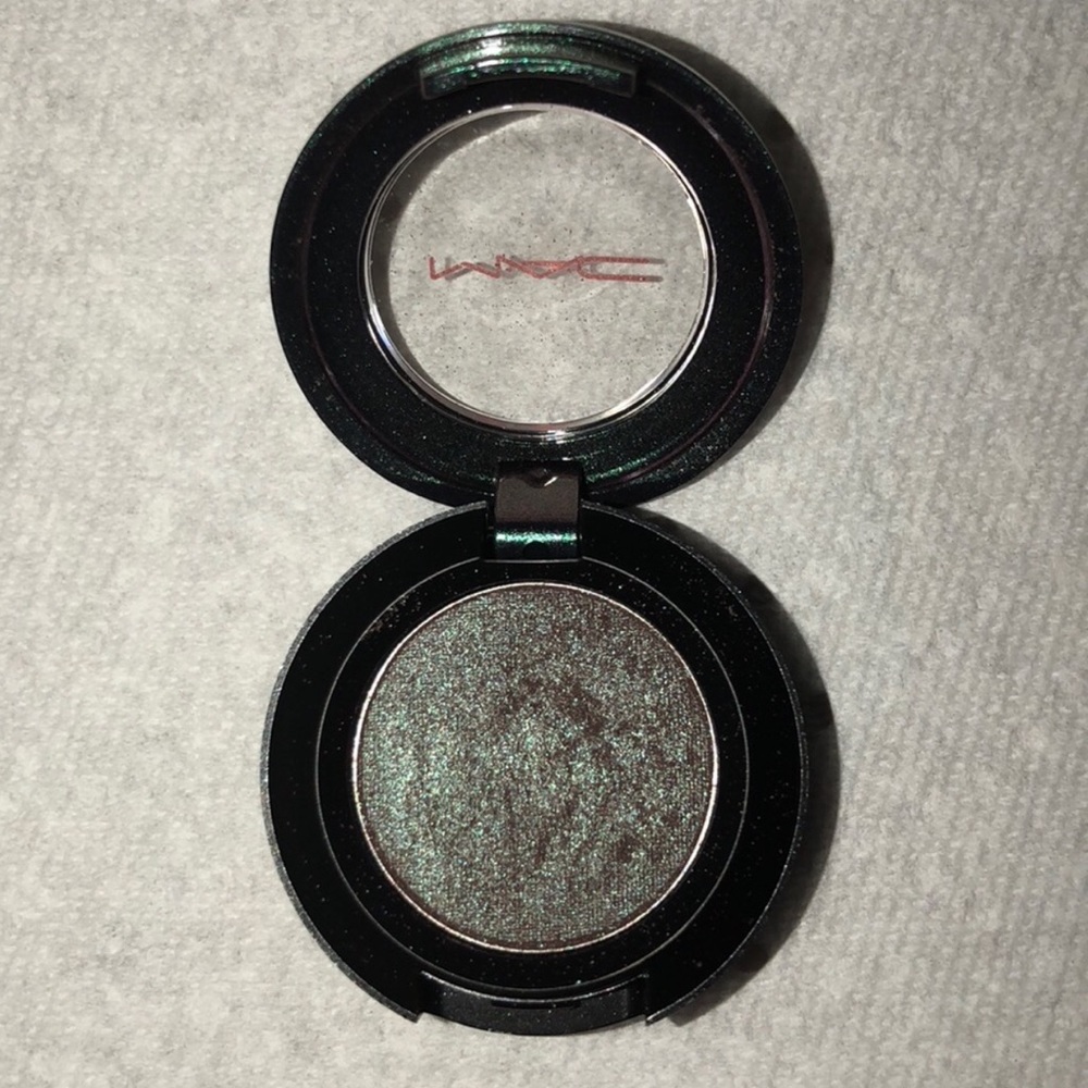 MAC eye shadow